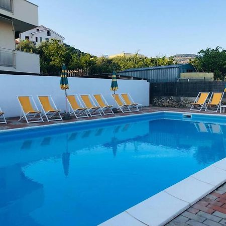 Апартаменты Pietra Ligure - Essential With Swimming Pool Экстерьер фото