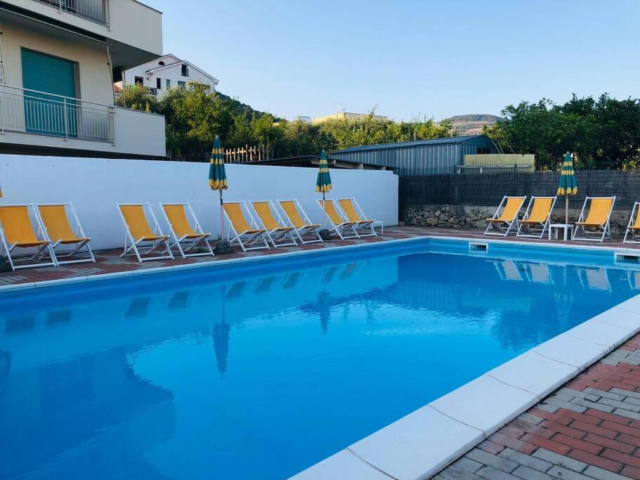 Апартаменты Pietra Ligure - Essential With Swimming Pool Экстерьер фото